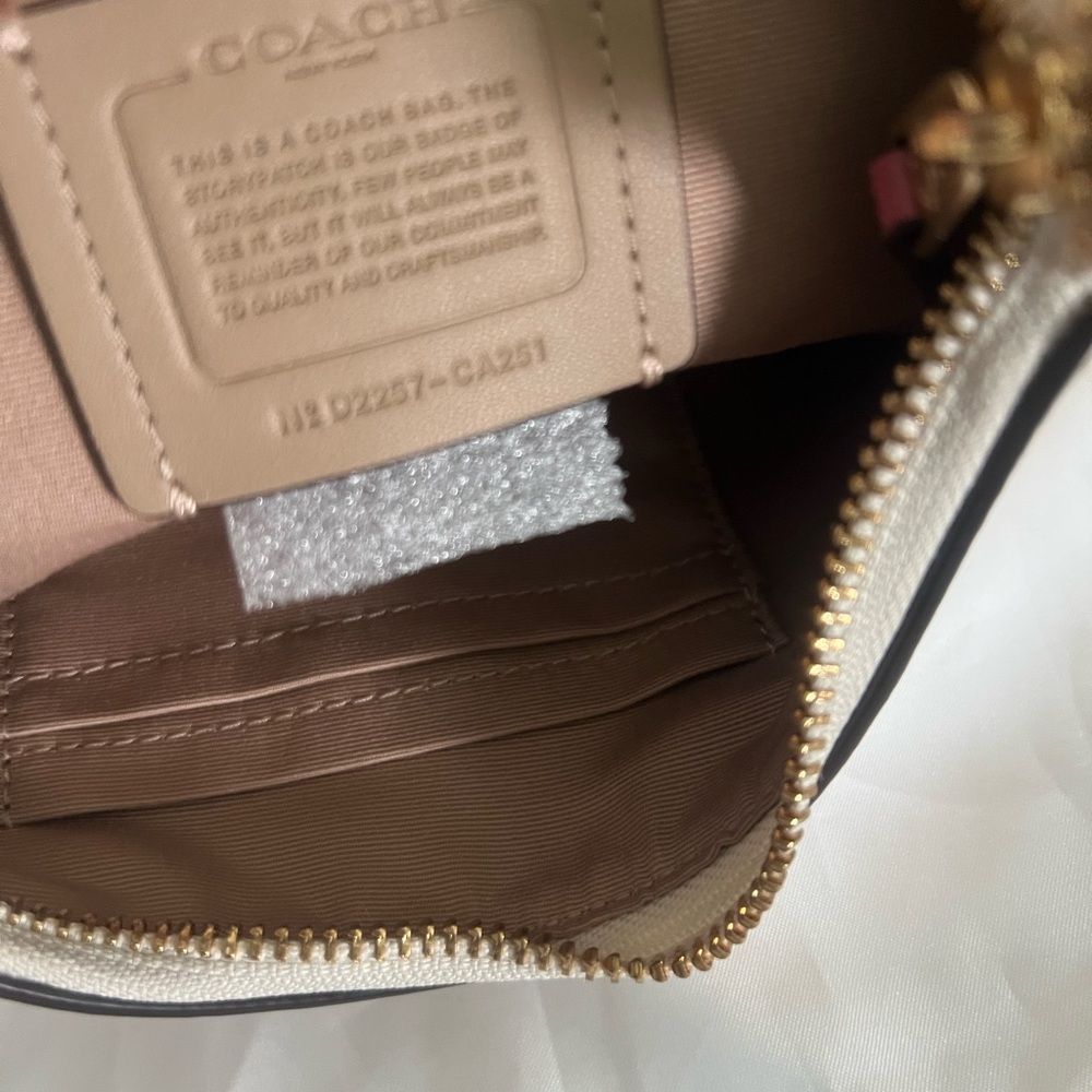 Coach Teri Shoulder Bag With Stripe Heart Print - Picture 3 of 10